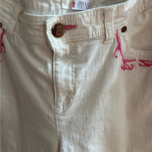 Bill Blass white Capri Pants with Pink Embroidery sz 12 - Picture 2 of 7